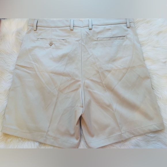 NEW Mens Classic Fit Wrinkle Free Beige Shorts Size‎ 38 - Picture 5 of 7